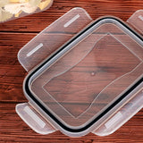 Set Brandtrendy de 24 recipientes organizadores herméticos con tapa de liga negra. Diseño apilable, libre de BPA, ideal para almacenar alimentos secos y líquidos. Incluye etiquetas reutilizables, plumón y juego de tazas y cucharas medidoras.
